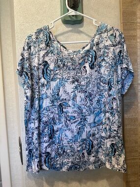 Tahari Blue and White Floral Short-Sleeve Tee